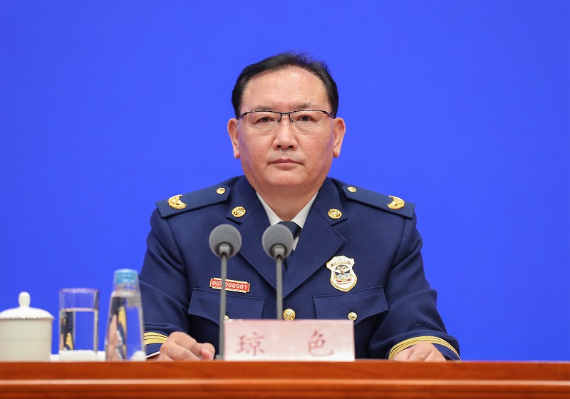 扣逼小视频应急部党组成员、消防救援局局长琼色出席新闻发布会